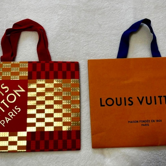 Auth Louis Vuitton M size box, dust bag & 2 different gift bags LIKE NEW! - Picture 2 of 14